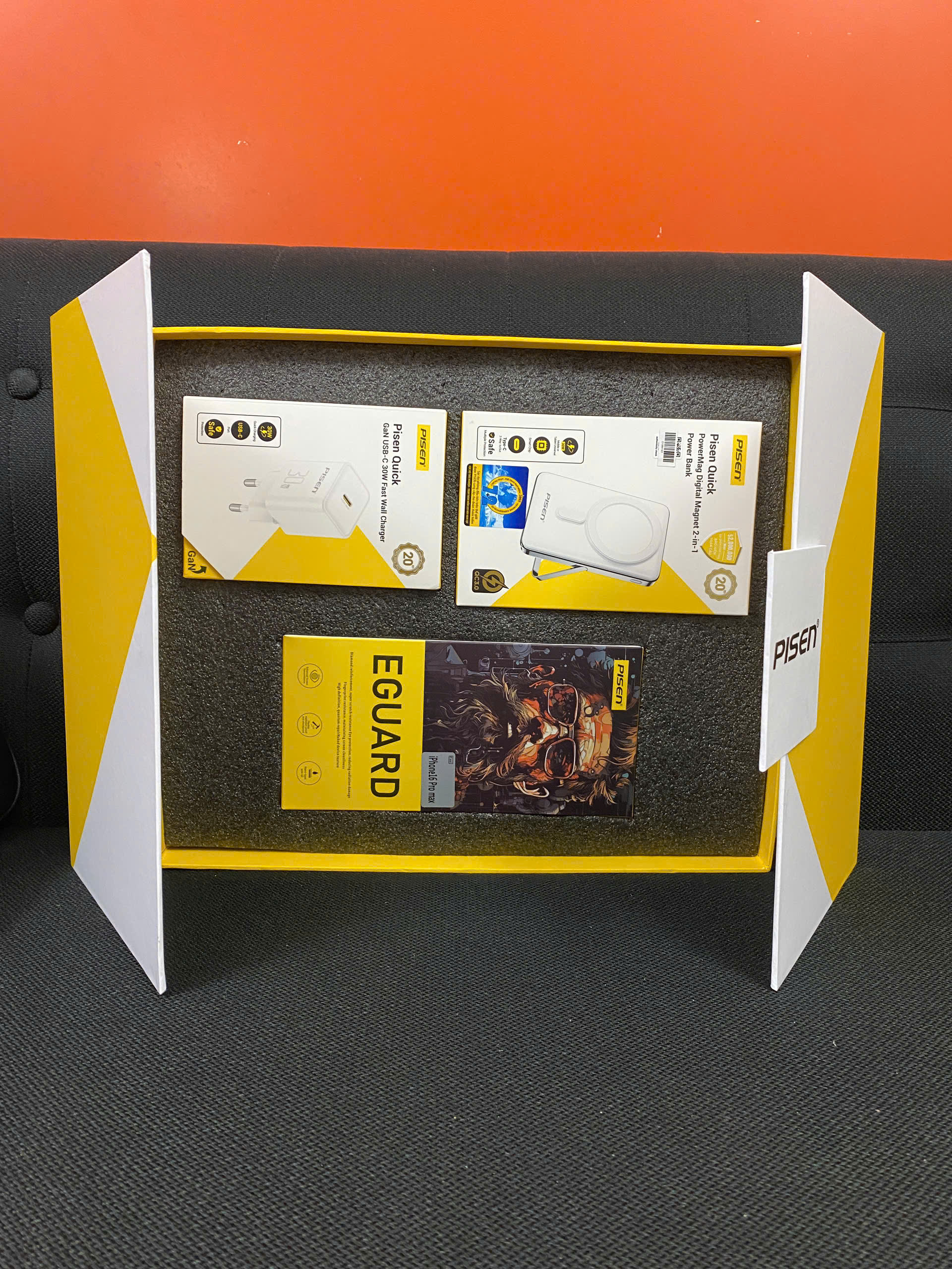 Box 4 - Business 4 (B) 2024 - Bộ quà tặng iPhone 16Pro Max